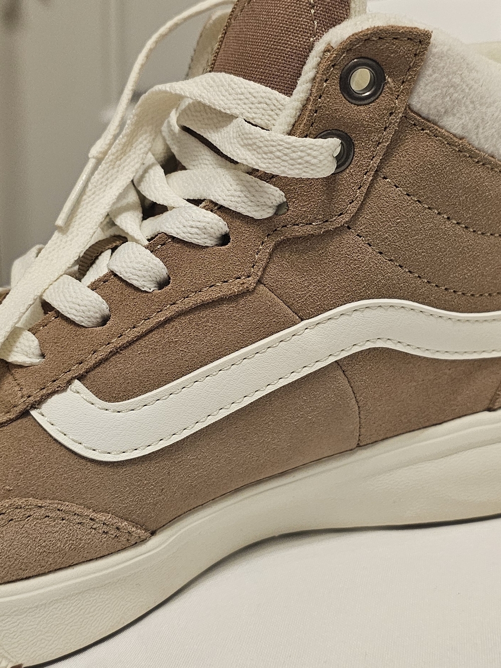 Vans Men's Suede Mid-Top Sneakers in Light Brown - Picture 5 of 8